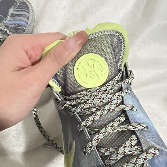 Nike KD 13 Kevin Durant Play For The Future Silver Sneaker Size 7 CW3159-001 - Picture 9 of 9